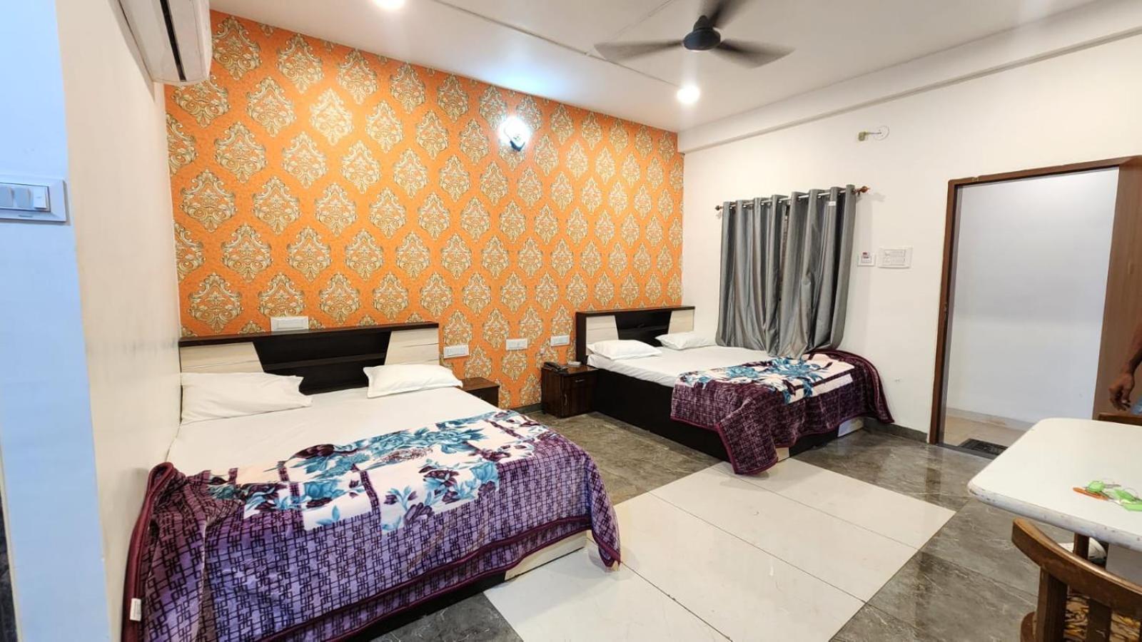 Bombay Darbar Hotel Simrol Buitenkant foto